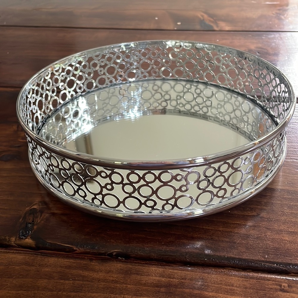 Mirrored tray